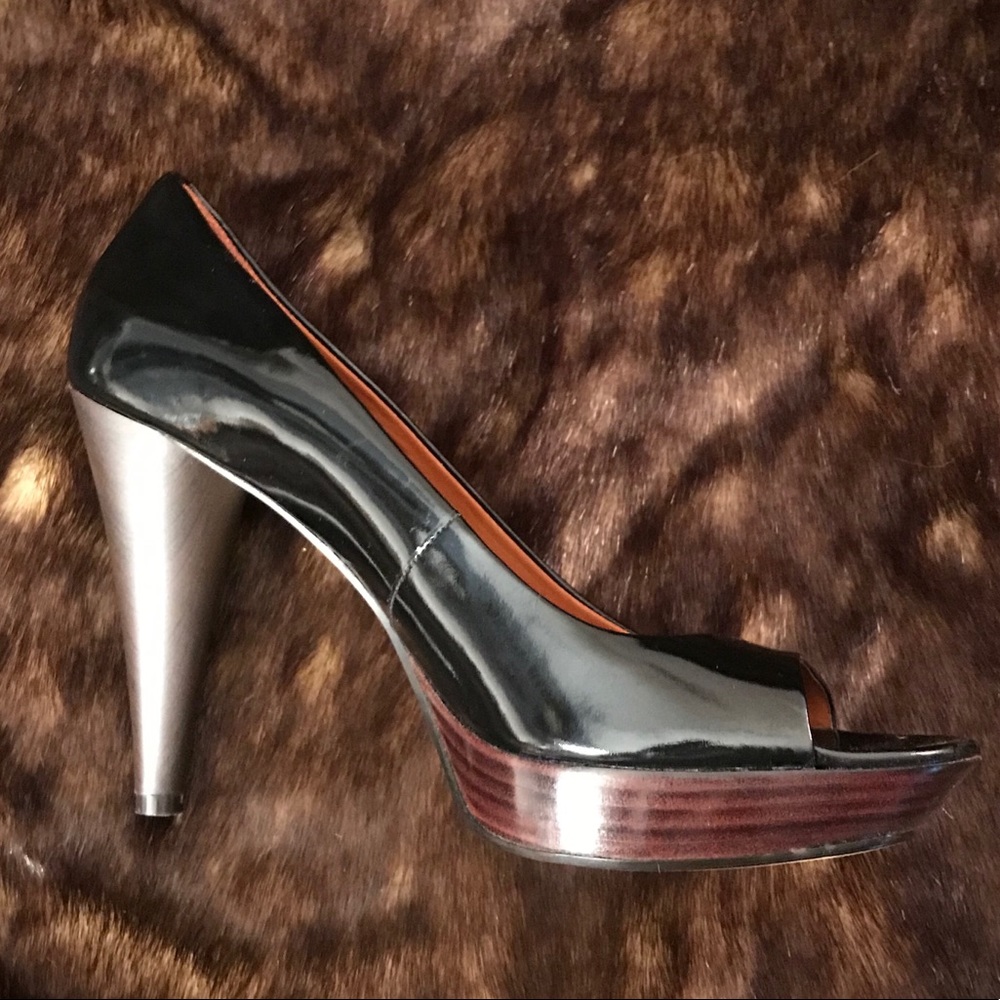 GUESS OPEN TOE PUMP - Picture 5 of 7